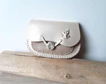 porte-monnaie femme en cuir blanc crème nacré/ petit portemonnaie artisanal / modèle unique cousu main.