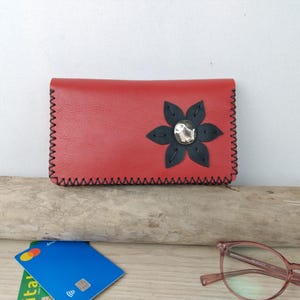 Carteira feminina em pele vermelha, com bolsa flor/papel, modelo único, pele cosida à mão.