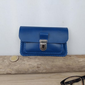 Porte monnaie en cuir bleu, à fermoir cartable / Portefeuille minimaliste petit modèle / Porte papiers artisanal / cuir cousu main