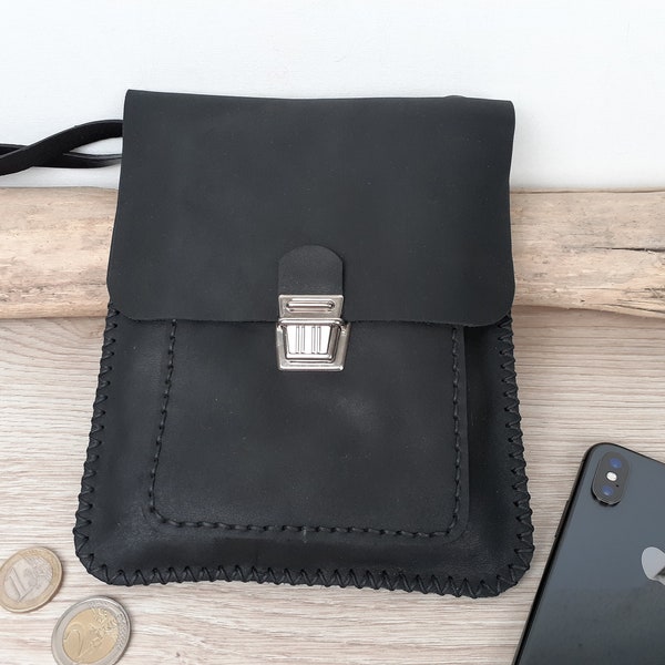 sacoche homme en cuir noir avec fermoir cartable / pochette à bandoulière sans soufflet, en cuir souple / cousu main / cadeau pour lui.