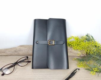 A5 black leather notebook, Leather notebook cover with notebook, Hand-stitched leather case and 120-page notebook, Personal diary.