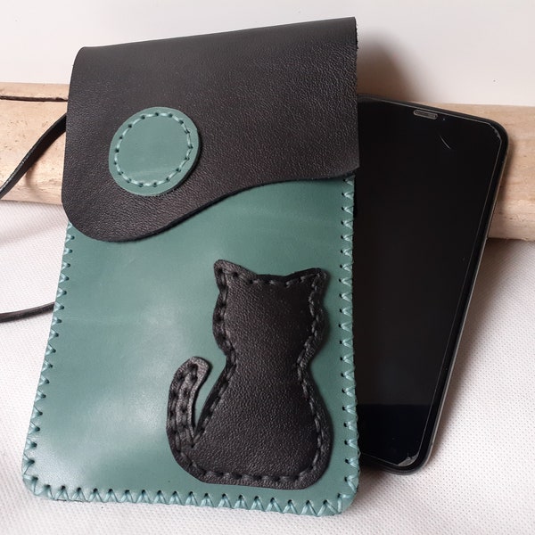 pochette téléphone à bandoulière en cuir vert et noir pour femme avec chat / étui souple à lunettes à lanière / pochette chat / cousu main.