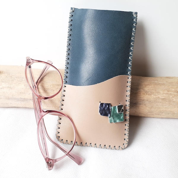 Etui à lunettes en cuir pour femme / Etui souple à lunettes / Pochette artisanale pour lunettes / Etui à lunettes bleu et beige pour femme.