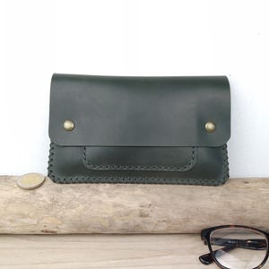 Grünes Leder Druckknopf Tabakbeutel / Große Tabaktasche / Handgemachte Rolltabaktasche / Minimalistisches Leder Portemonnaie