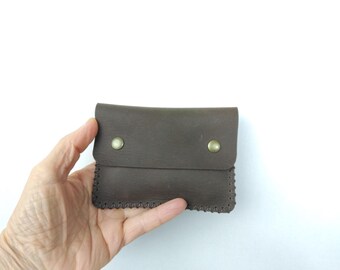 Men's dark brown leather snap wallet / Minimalist handmade wallet / Slim wallet / Hand-sewn.