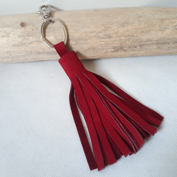 Porte-clés pompon en cuir rouge avec anneau ovale et mousqueton / Bijou de sac pompon cuir / pompon cuir nubuck rouge fait main