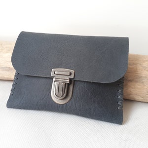 Porte-monnaie pour homme en cuir bleu acier effet vieilli avec fermoir cartable / petit porte-monnaie minimaliste / cuir cousu main.
