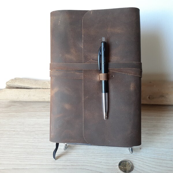 Carnet a5 en cuir marron vieilli, Couvre carnet en cuir avec son carnet, Etui en cuir cousu main et carnet 120 pages, Journal intime.