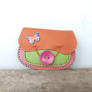 Porte-monnaie enfant en cuir multicolore / porte monnaie papillon / cadeau jeune fille / cuir cousu main