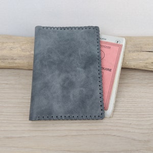 étui passeport en cuir gris / étui à carte grise / étui papiers de voiture / portefeuille minimaliste pour homme / cuir cousu main.