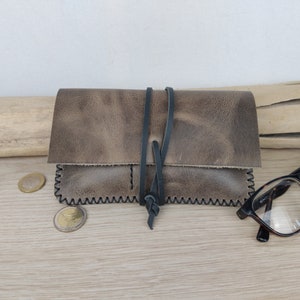 Blague à tabac en cuir vert marron effet vieilli à lacet, Blague  en cuir brut, Pochette à tabac artisanale, Pochette à papiers, Cousu main