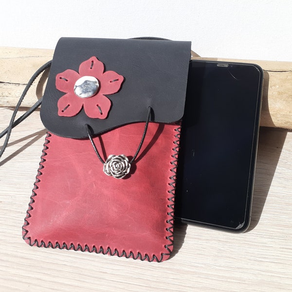 Pochette pour téléphone portable, à bandoulière, en cuir rouge et noir, avec fleur, cousue main/ pochette de cou femme pour lunettes