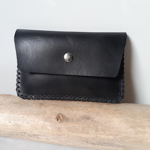 porte-monnaie homme en cuir noir / porte cartes minimaliste à pression / portemonnaie artisanal cousu main.