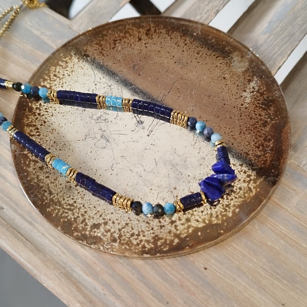 Collier bleu ras de cou pierres