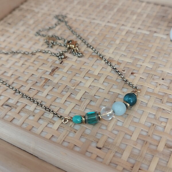 Collier mi long pierres turquoise