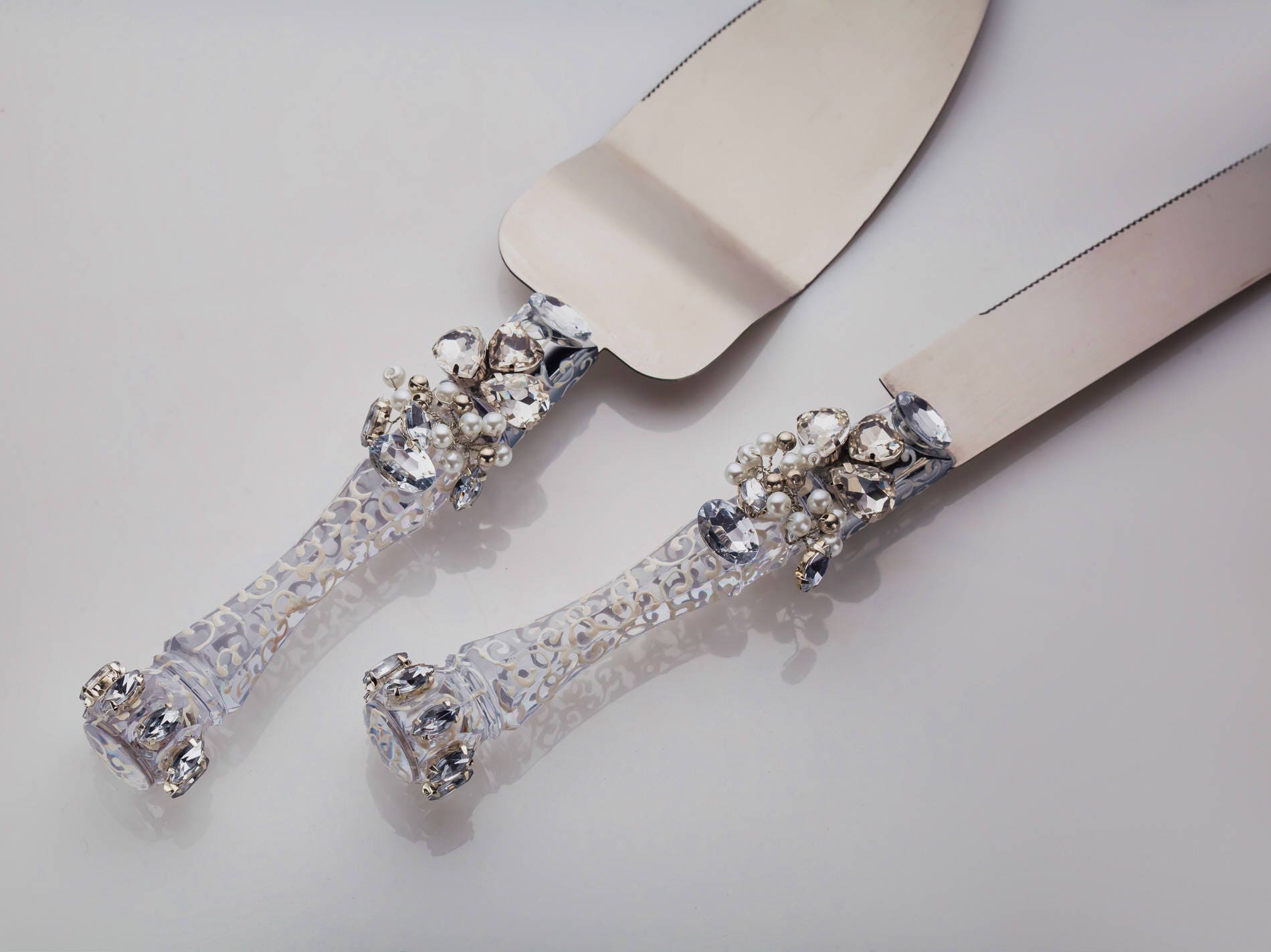 wedding cake cutters and flutes