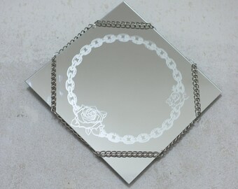 Etched rose chain mirror 30 x 30 cm. Unique home decor, punk art, grunge aesthetic, home decor, wall decoration, gothic home decor