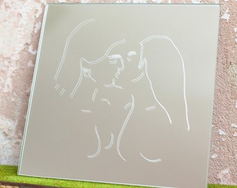 Etched women kissing mirror 30 x 30 cm and 15 x 15 cm. Home decor, queer art, lesbian gift, lesbian wall art, minimalist home decor