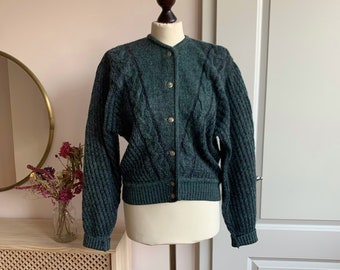 Trachtenstrickjacke mit Zopfmuster