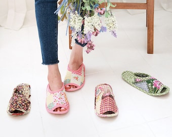 Indoor slippers, pattern, strawberry, green fern, quilted patch, brown flower, non-slip, indoor socks, quilted socks, flexible slippers