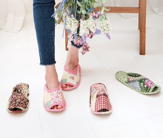 Indoor slippers, pattern, strawberry, green fern, quilted patch, brown flower, non-slip, indoor socks, quilted socks, flexible slippers