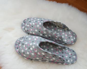 Indoor slippers, Polka dot, quilted slippers, cute slippers, multicolored polka dot, open toe slippers, indoor socks, heather grey slippers