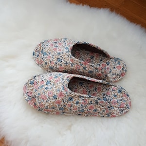 Indoor slippers, Spring flower, quilted slippers, cotton slippers, blossom, comfy slippers, open toe slippers, indoor socks, flower slippers