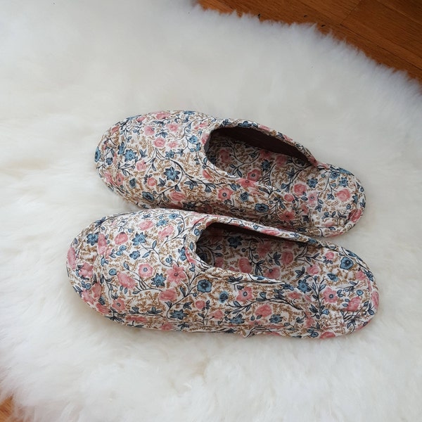 Indoor slippers, Spring flower, quilted slippers, cotton slippers, blossom, comfy slippers, open toe slippers, indoor socks, flower slippers