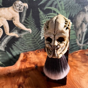 Predator skull shaving brush, Skull Art, traditional wet shaving, barbershop