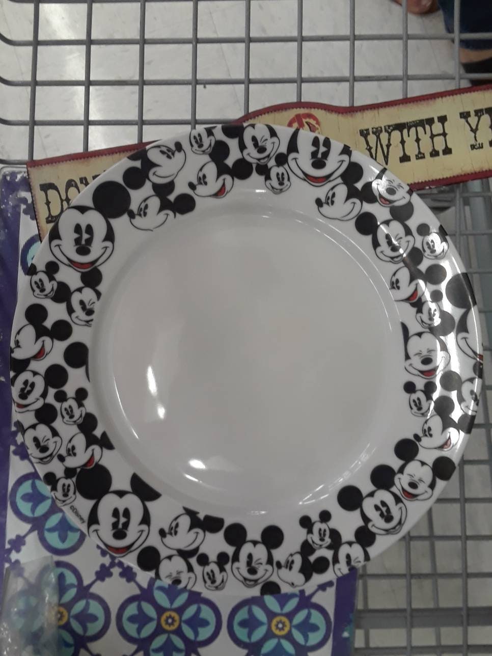 Disney Mickey Mouse Christmas Red Dinnerware Set 5, Plate,Bowl,Cup, Fork &  Sppon