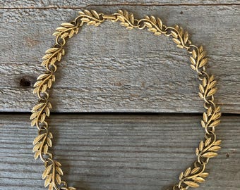 Vintage 1960s Napier Articulated Leaves Gold Tone Collar Necklace 16 inch