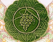 Bordallo Pinneiro Majolica Style Grapes Plate in Green Vintage Bordallo Pinneiro, Majolica Style Grapes in Raised Relief, Serving Plate