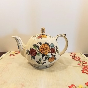 Sadler Floral Teapot with Gold Trims, Full Size; Vintage Sadler Teapot, Gold Edged Floral Pattern, Hand Painted Gold Trims, Full Size