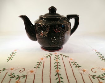 Rare Vintage Brown Betty Redware Teapot with Moriage Details and Gold Trims, Personal Size; Vintage Personal Size Brown Betty, Moriage, Gold