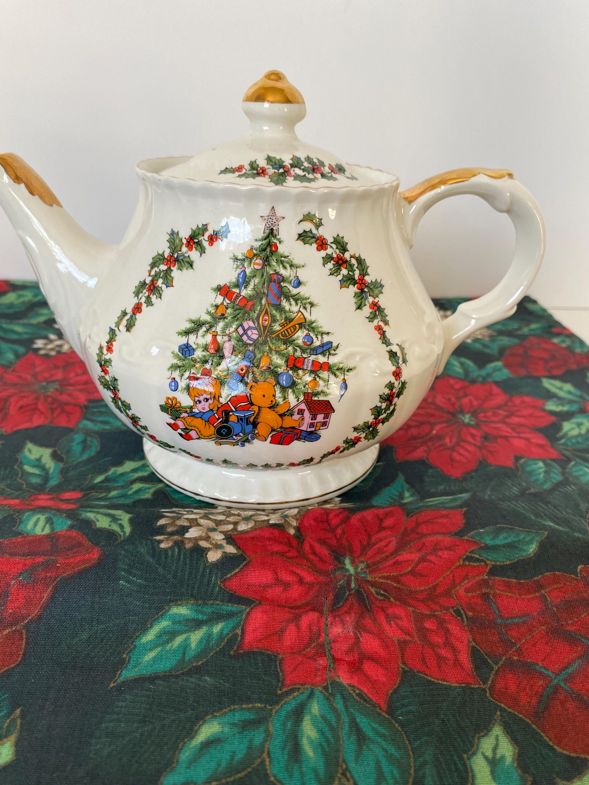 イギリス製　ビンテージSWINSIDE CERAMICS 置時計型　ティーポット Christmas Musical Teapot, by Schmid England; Vintage Teapot