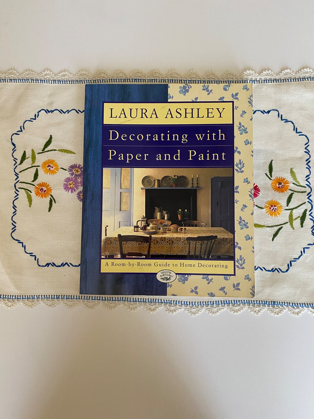 Laura Ashley Decorating With Paper and Paint, A Roombyroom Guide to