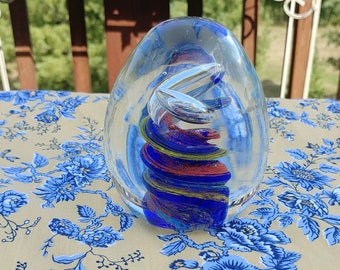 Enorme mano soplado arte vidrio multicolor swirl peso de papel con burbujas controladas; Peso de papel vintage, peso de papel de vidrio vintage, multicolor