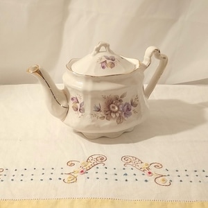 Vintage Arthur Wood Purple Roses Teapot, Full Size; Vintage Arthur Wood, Purple Roses Teapot, Gold Trimmed Teapot, Full Size Teapot