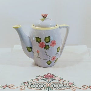 SO Lovely Burton & Burton Hand Painted Floral Teapot with Flower Finial, Full Size; Vintage Burton and Burton, Vintage Teapot, Hand Painted