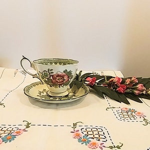 Royal Albert Canton Muster Footed Cup und Untertasse Set - zwei Stück Set; Vintage Royal Albert, Kanton Muster, Vintage Tasse und Untertasse Set