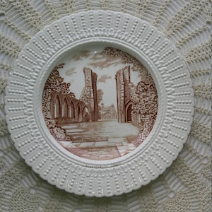 Königliche Cauldon Designs für historische Gebäude von England Serie Teller - Glastonbury Abbey - braun Transferware Platte, Schrank Platte servieren