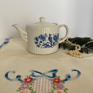 Ellgreave Wood & Sons Blue Pheasant Floral Round Ribbed Teapot, Full Size; Vintage Teapot, English Teapot, Ellgreave, Div Wood and Sons
