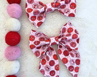 Nœud papillon pour chien de la Saint-Valentin | Noeud papillon smiley pour chien | Noeud papillon marin coeurs pour animal de compagnie | Nœud papillon chat de la Saint-Valentin | Accessoires chat