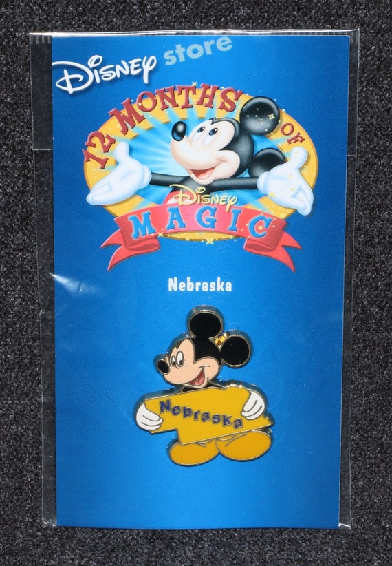 Disney Pin Mickey Mouse 2002 12 Months of Magic DS
