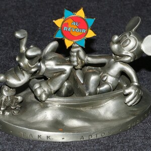 Disneyana 2000 It&#39;s A Small World Mickey & Pluto Pewter Convention Gift with Pin