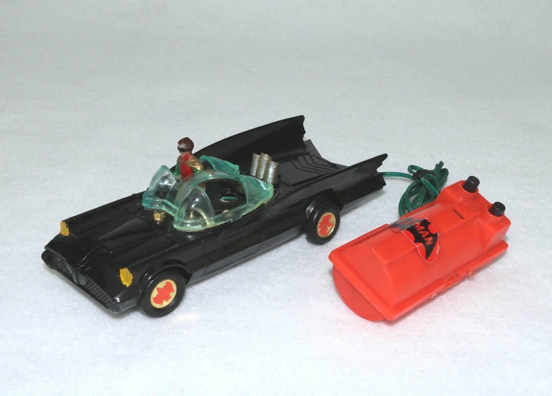 VTG 1970s Batman Batmobile Ahi Azrak Hamway Pull Strap Super Gyro Toy Car AS IS | #4746513246