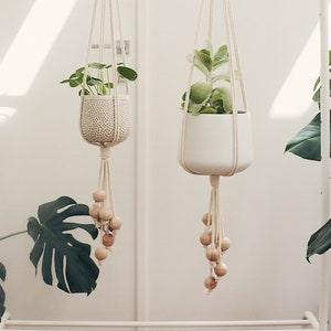 Hanging Planter, Macrame Plant Hanger, Plant Hanger Indoor, Wood Bead Modern, Minimalistic Decor, Nursery Decor, Scandinavian