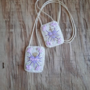 Wool scapular with lilac flowers, Natural wool, Sacred Heart, Gift for granny