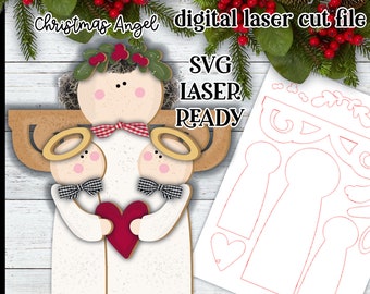 Op de afbeelding: Een digitaal laser-snijbestand voor een kerstengel met twee engeltjes. Het bestand bevat SVG- en laser-ready formaten. Het ontwerp heeft een witte engel met een rood-wit geblokte strik, die een rood hart vasthoudt. De engeltjes dragen zwart-wit geblokte strikken. Het bestand is klaar om te worden gesneden op een lasersnijder.