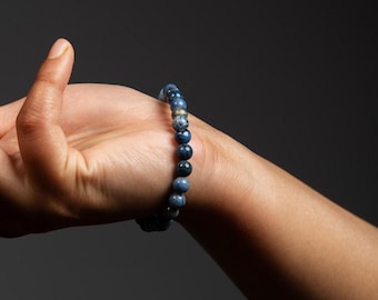 6mm Blue Sodalite Beaded Bracelet – Unisex Natural Gemstone Jewelry for Truth & Clarity